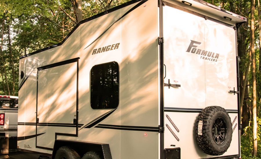 Buck Commander Takes Formula Trailers Along For The Hunt